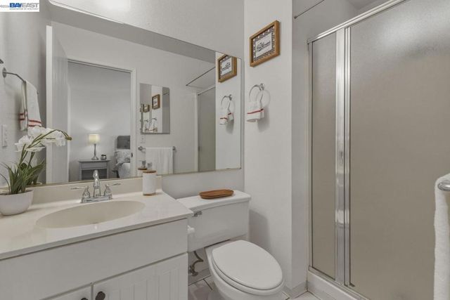 20153 Forest Ave 9, Castro Valley, CA 94546