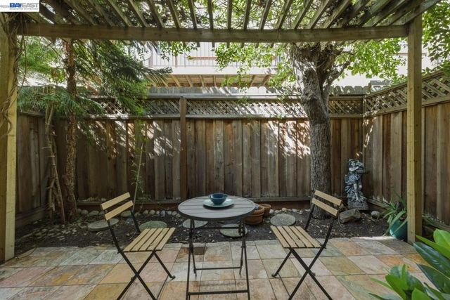 20153 Forest Ave 9, Castro Valley, CA 94546