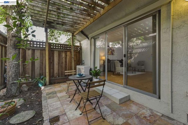 20153 Forest Ave 9, Castro Valley, CA 94546