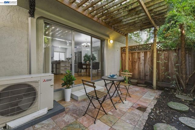 20153 Forest Ave 9, Castro Valley, CA 94546