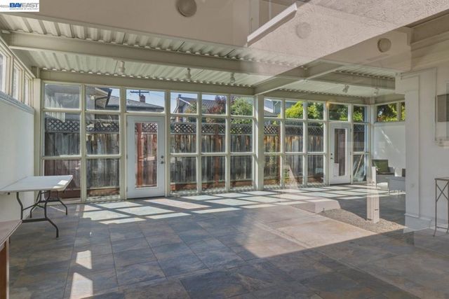 20153 Forest Ave 9, Castro Valley, CA 94546