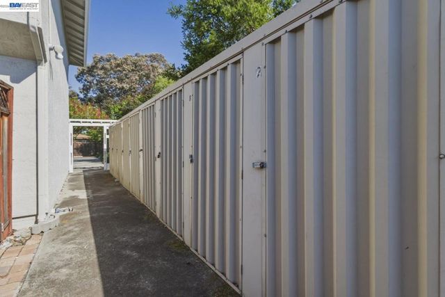 20153 Forest Ave 9, Castro Valley, CA 94546