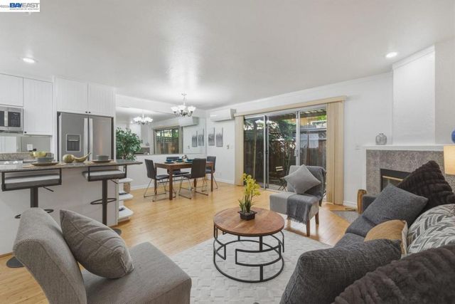 20153 Forest Ave 9, Castro Valley, CA 94546