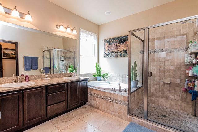 8136 Cayenne Drive NW, Albuquerque, NM 87120