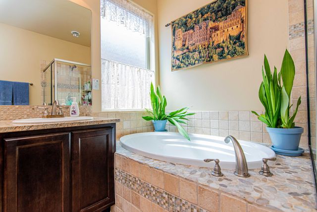8136 Cayenne Drive NW, Albuquerque, NM 87120