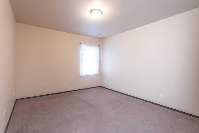 8136 Cayenne Drive NW, Albuquerque, NM 87120
