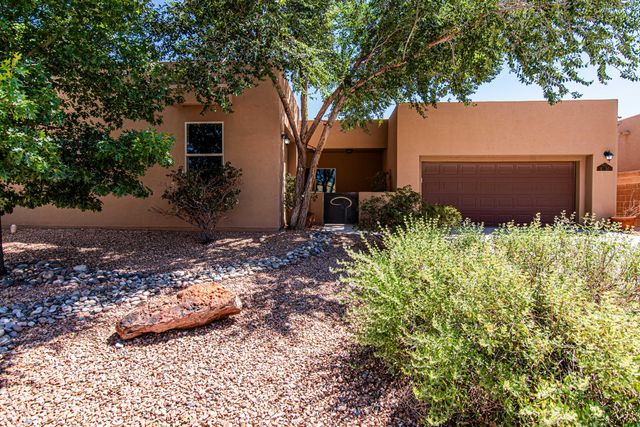 8136 Cayenne Drive NW, Albuquerque, NM 87120