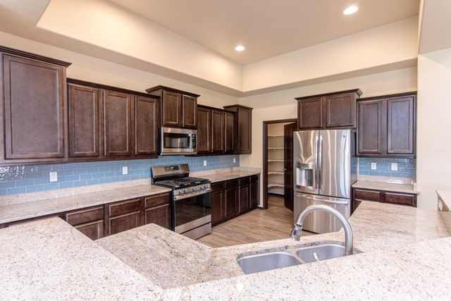 8136 Cayenne Drive NW, Albuquerque, NM 87120