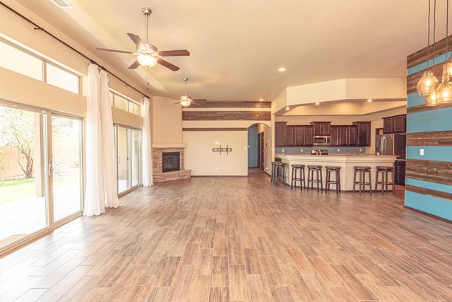 8136 Cayenne Drive NW, Albuquerque, NM 87120