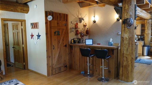 40 E Seahawks Way, Belfair, WA 98528