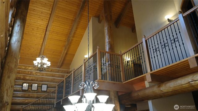 40 E Seahawks Way, Belfair, WA 98528