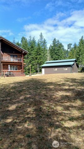 40 E Seahawks Way, Belfair, WA 98528