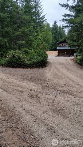 40 E Seahawks Way, Belfair, WA 98528