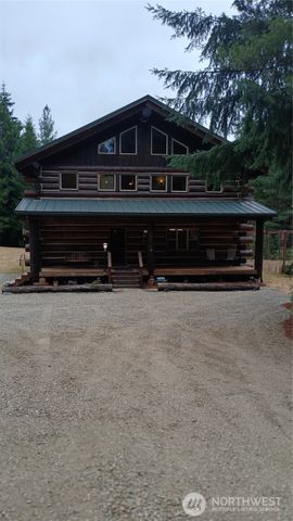 40 E Seahawks Way, Belfair, WA 98528