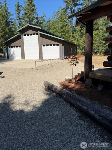 40 E Seahawks Way, Belfair, WA 98528