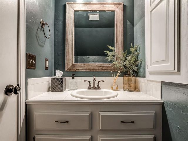 1205 Ponderosa Pine, Edmond, OK 73012