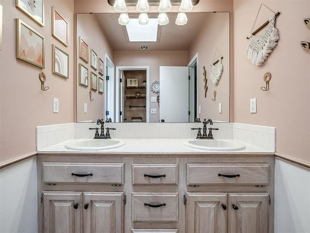 1205 Ponderosa Pine, Edmond, OK 73012