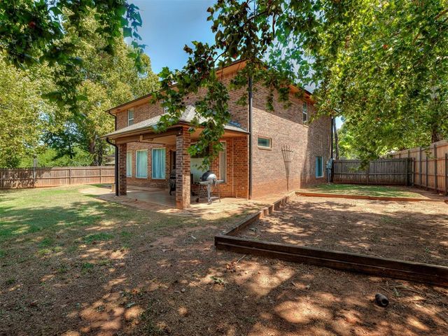 1205 Ponderosa Pine, Edmond, OK 73012