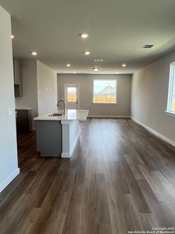 738 Whitman Street, New Braunfels, TX 78130