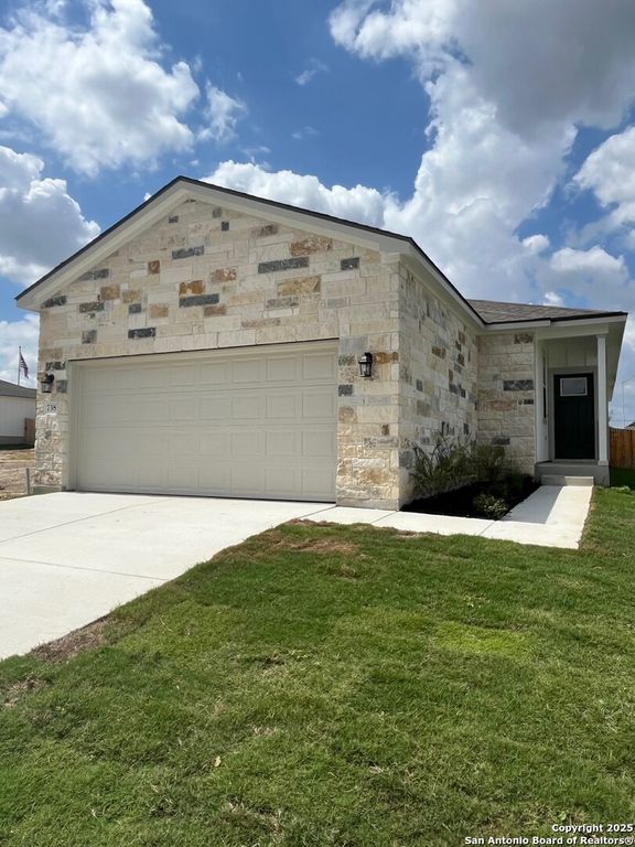 738 Whitman Street, New Braunfels, TX 78130
