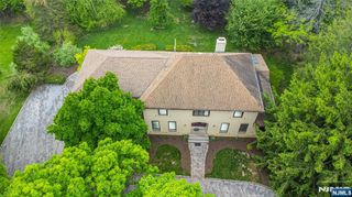 104 Shrewsbury Drive, Livingston, NJ 07039
