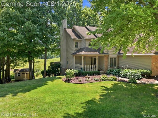 8184 Baypointe Drive, Brighton Township, MI 48114