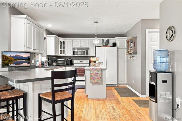 8184 Baypointe Drive, Brighton Township, MI 48114