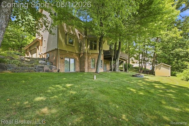 8184 Baypointe Drive, Brighton Township, MI 48114