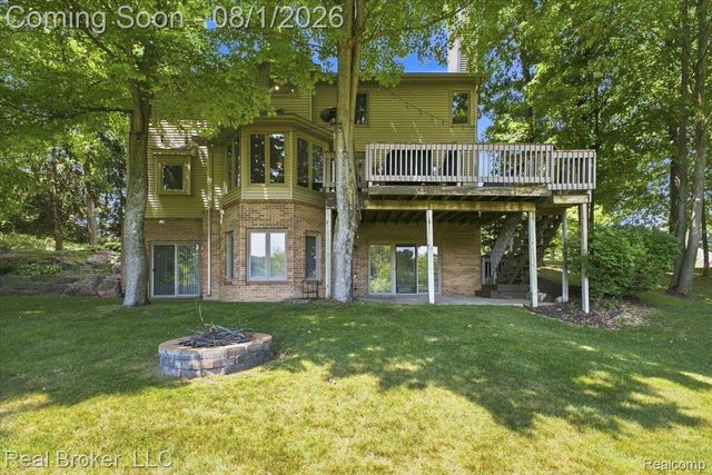 8184 Baypointe Drive, Brighton Township, MI 48114