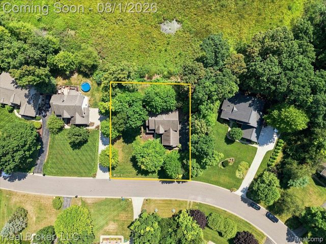 8184 Baypointe Drive, Brighton Township, MI 48114