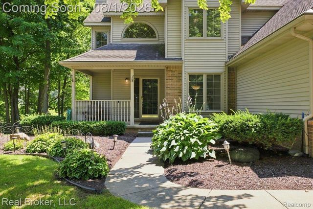 8184 Baypointe Drive, Brighton Township, MI 48114