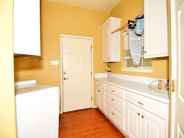 159 Moku Manu DR, Bastrop, TX 78602