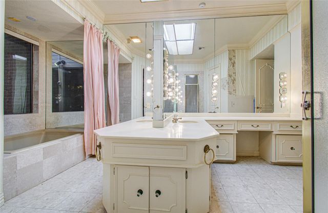 9712 Longmont Drive, Houston, TX 77063