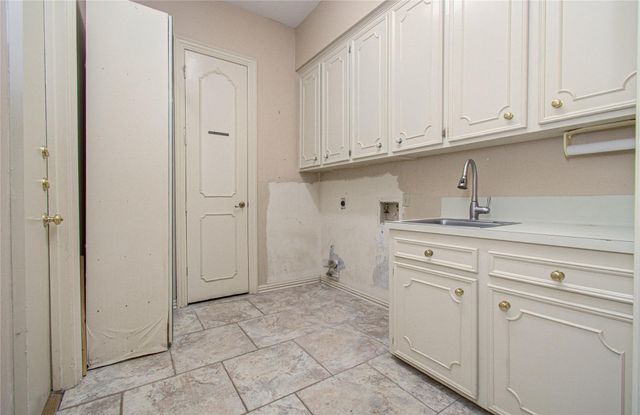 9712 Longmont Drive, Houston, TX 77063