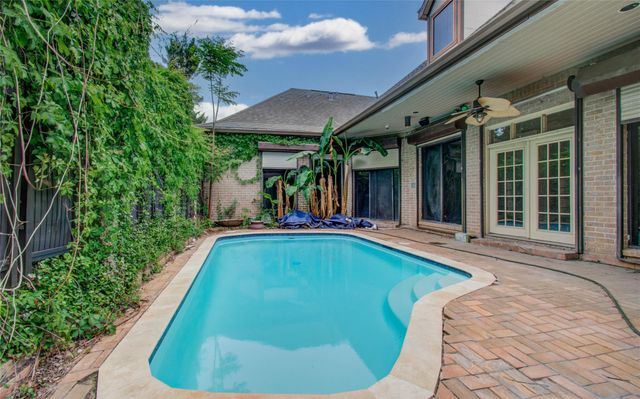 9712 Longmont Drive, Houston, TX 77063