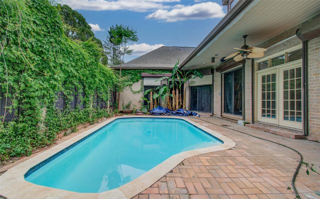 9712 Longmont Drive, Houston, TX 77063