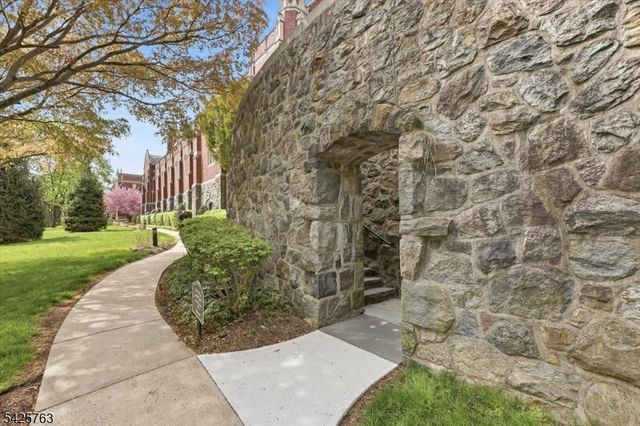 1201 Rio Vista Dr 1201, Mahwah Twp., NJ 07430