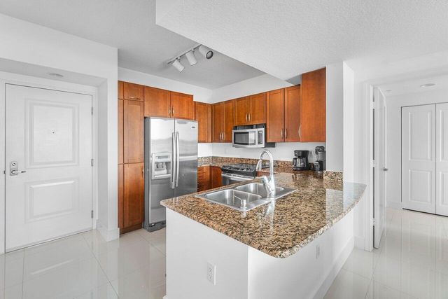 350 N Federal Highway Apt 606, Boynton Beach, FL 33435