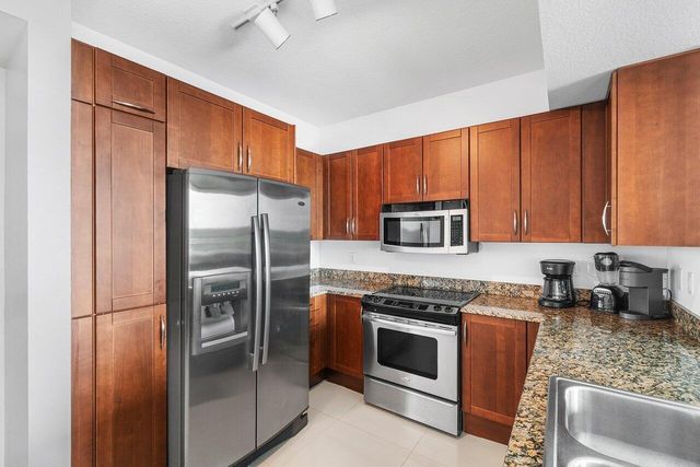 350 N Federal Highway Apt 606, Boynton Beach, FL 33435
