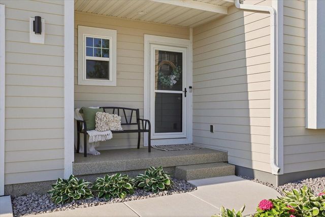 35123 Yahara DRIVE, Summit, WI 53066