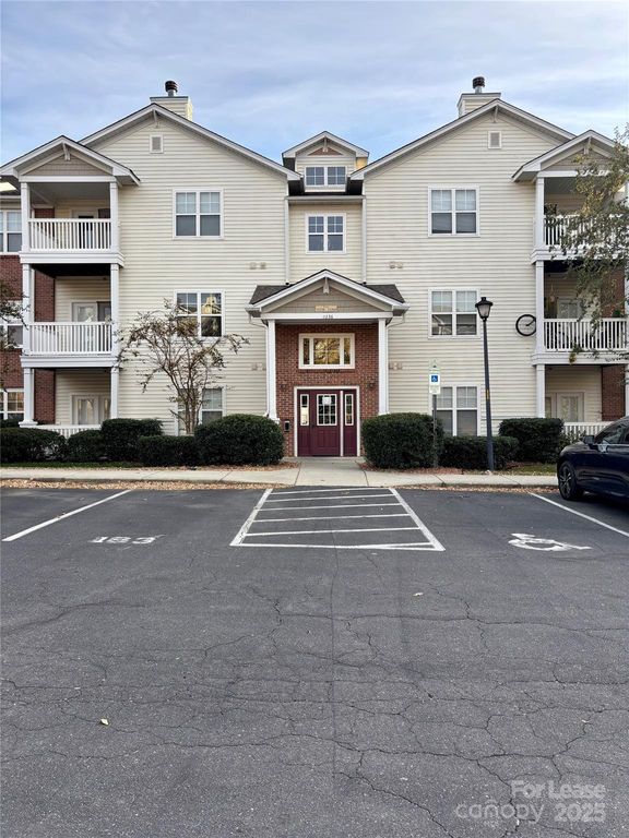 11242 Hyde Pointe Court, Charlotte, NC 28262