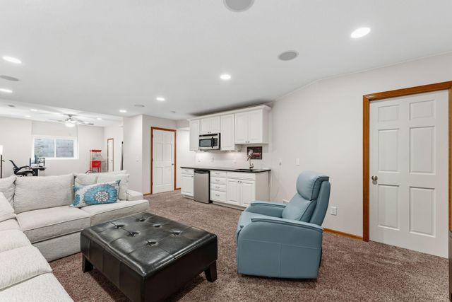 16279 Harvard Drive, Lakeville, MN 55044