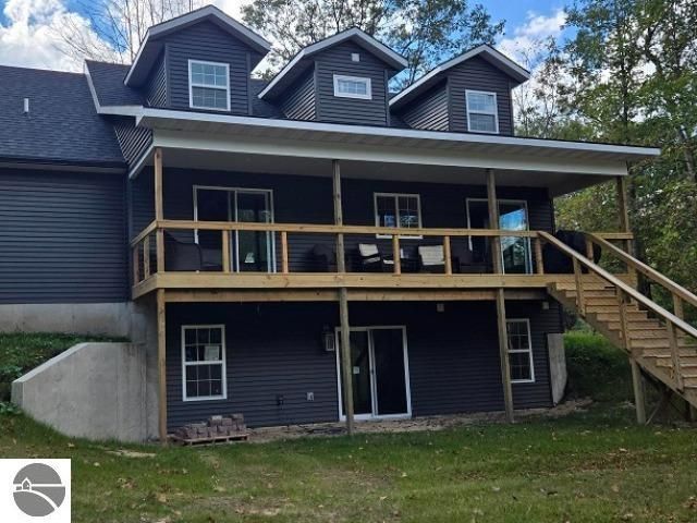 8778 Edgewater Drive, Stanwood, MI 49346