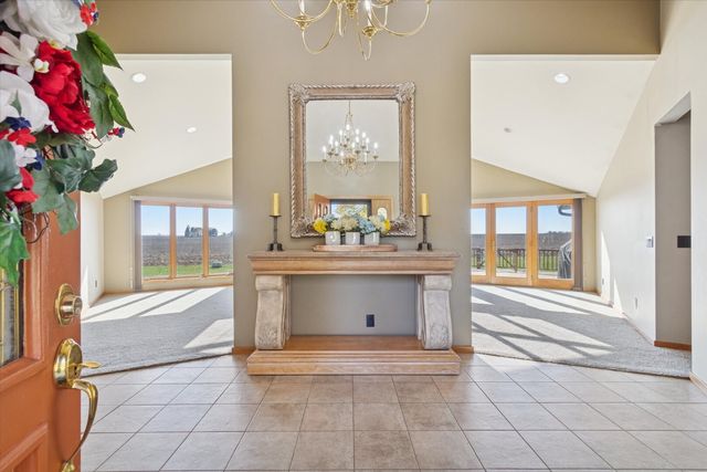 97 Highcrest Court, Shannon, IL 61078