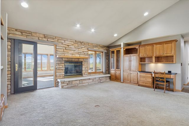 97 Highcrest Court, Shannon, IL 61078