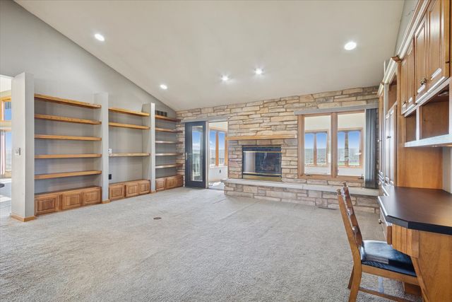 97 Highcrest Court, Shannon, IL 61078