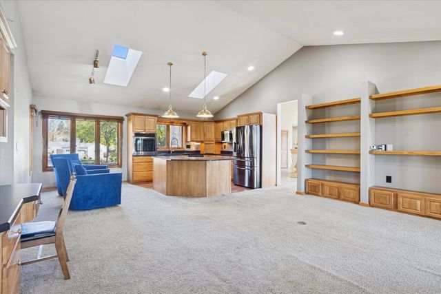 97 Highcrest Court, Shannon, IL 61078