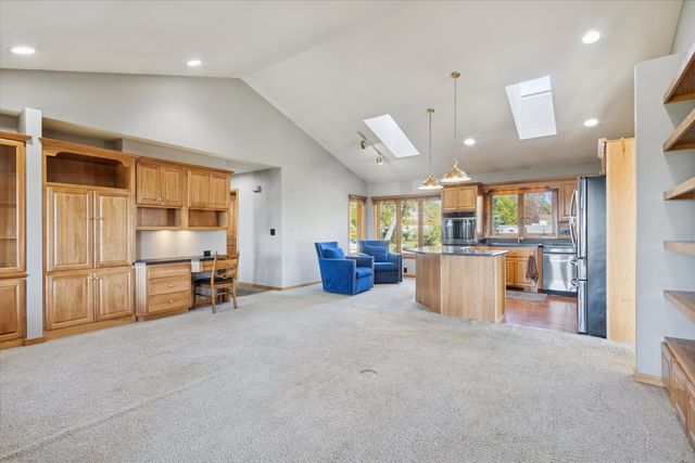 97 Highcrest Court, Shannon, IL 61078