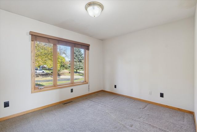 97 Highcrest Court, Shannon, IL 61078