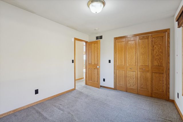 97 Highcrest Court, Shannon, IL 61078